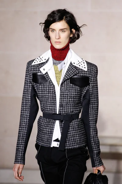 Look 18